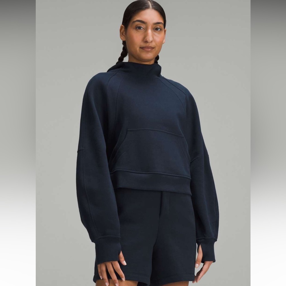 Women’s Lululemon Scuba Oversized Hoodie
True Navy